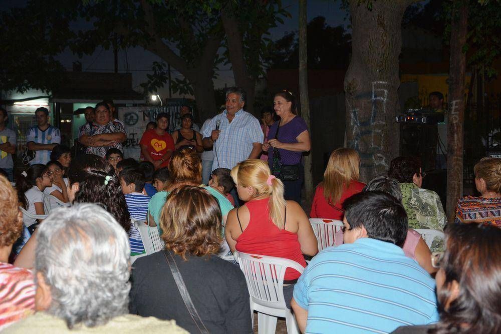 Bosetti se reuni� con vecinos del Barrio Hospital