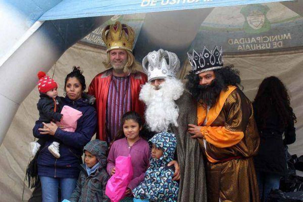 M�s de 1.200 chicos disfrutaron de los Reyes Magos en Ushuaia
