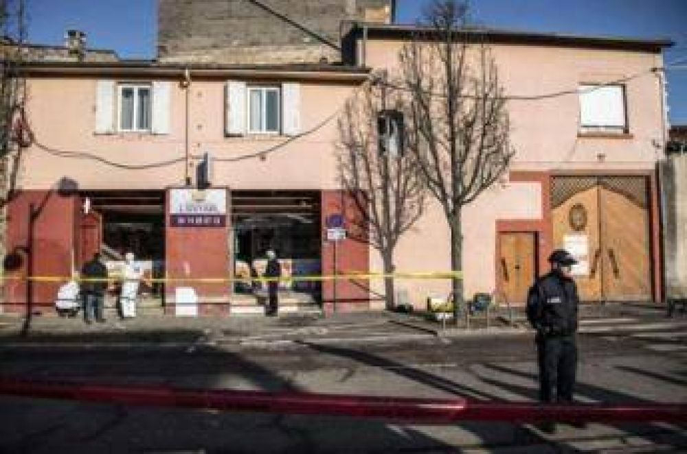 Atacan varias mezquitas en Francia
