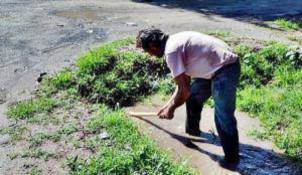 Servicios P�blicos debuta limpiando alcantarillas y sumideros