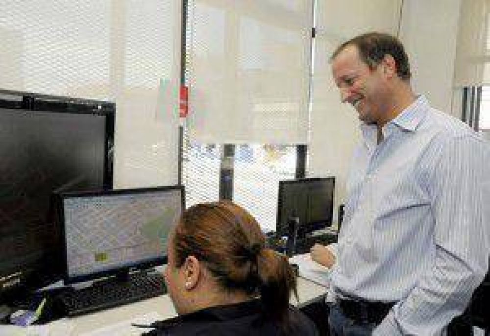 Mart�n: �La tecnolog�a ayuda a resolver conflictos en Lomas�