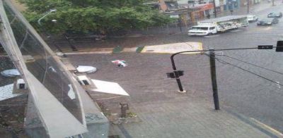 Llovi� y en 15 minutos se inund� el Centenario