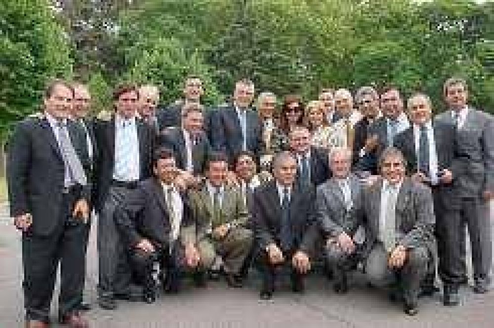 Empresarios dicen que hay demora de plata nacional para obra vial