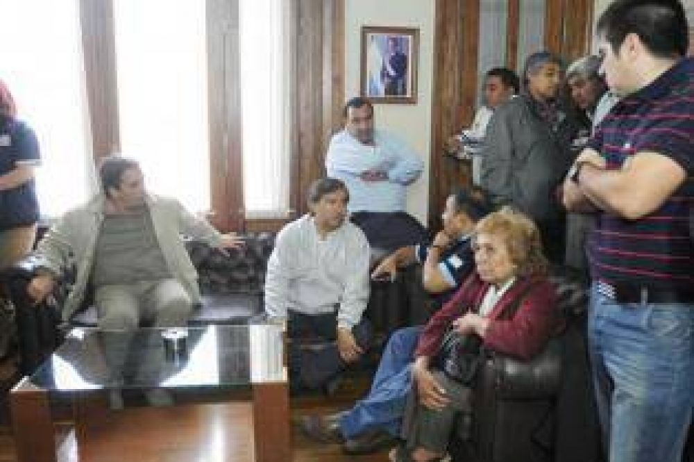 Gremios piden al PE que adelante las paritarias