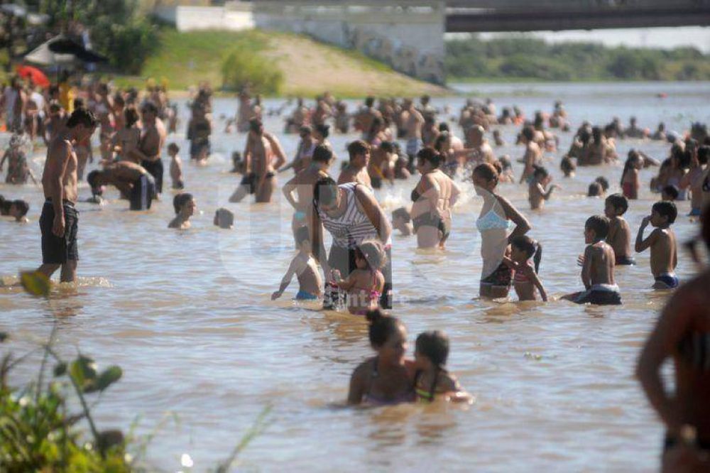 Por la ola de calor se renov� el �alerta amarilla� en la regi�n