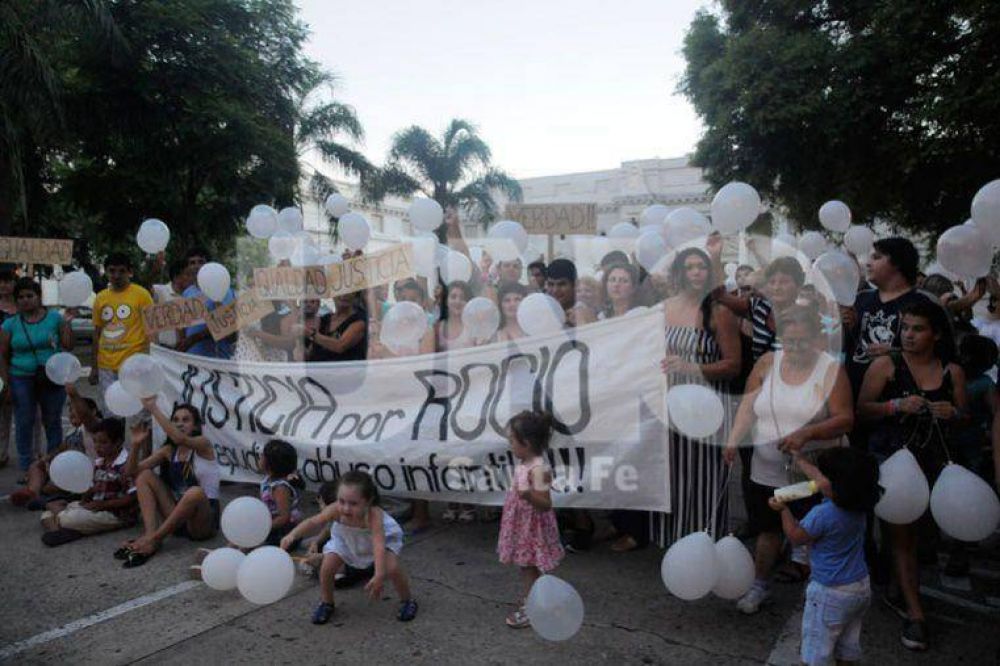 Con globos blancos marcharon y pidieron justicia por Roc�o
