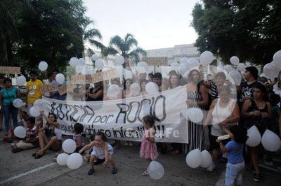 Con globos blancos marcharon y pidieron justicia por Roc�o