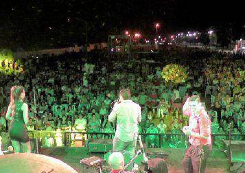 Comenz� anoche una nueva edici�n de la Fiesta de la Playa