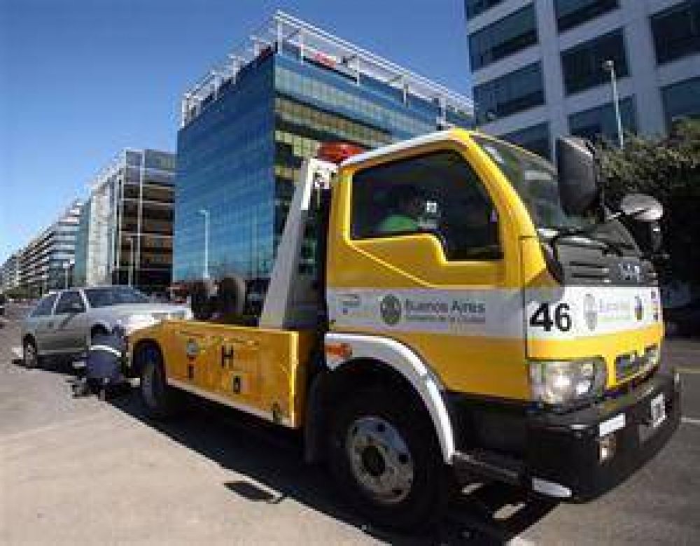 La justicia porte�a orden� suspender la suba del 29% del acarreo de veh�culos mal estacionados