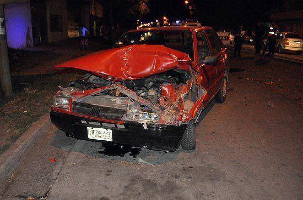 Una beb� hospitalizada tras violento choque
