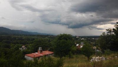 Alerta por fuertes tormentas para el centro y norte de C�rdoba