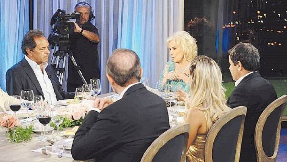 Scioli cen� con Mirtha y pidi� responsabilidad en la interna K