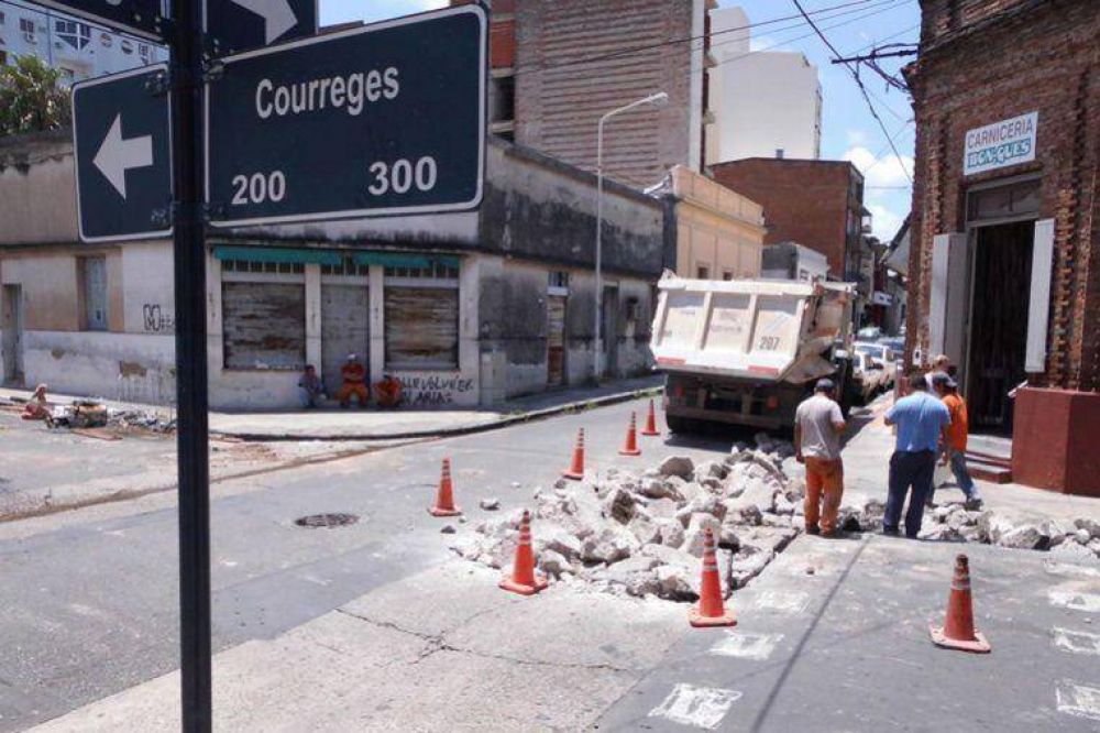 Intensifican los trabajos de bacheo en distintas zonas