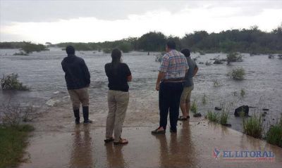La lluvia no cesa, refuerzan trabajos y piden ayuda para asistir a los evacuados