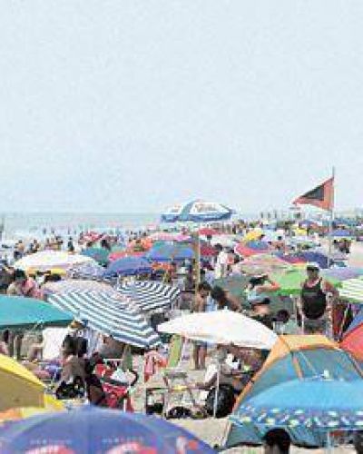 Candidatos entre las olas y el viento