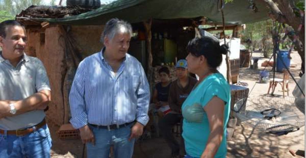 Bosetti visit viviendas rurales y remarc que hay 50 en ejecucin en el interior