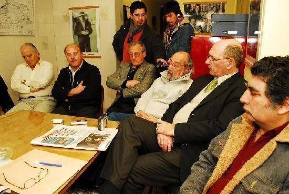 Peronistas siguen con Saiz, pero crean su sello  