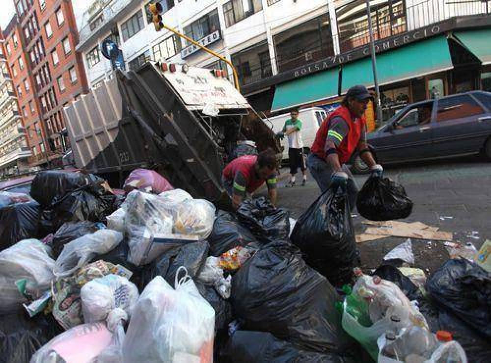 En verano, Mar del Plata genera unas 1.100 toneladas de basura por d�a