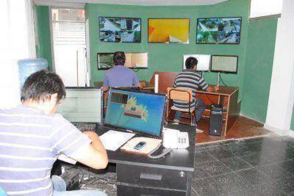 Colocan mas c�maras y agrandan la Sala de monitoreo urbano
