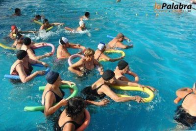 Abuelos del interior del Distrito disfrutan de las actividades de Verano y la Pileta 