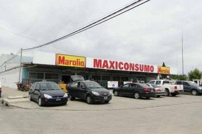 RECLAMO DE ALMACENEROS POR EL ACCIONAR DE MAXICONSUMO