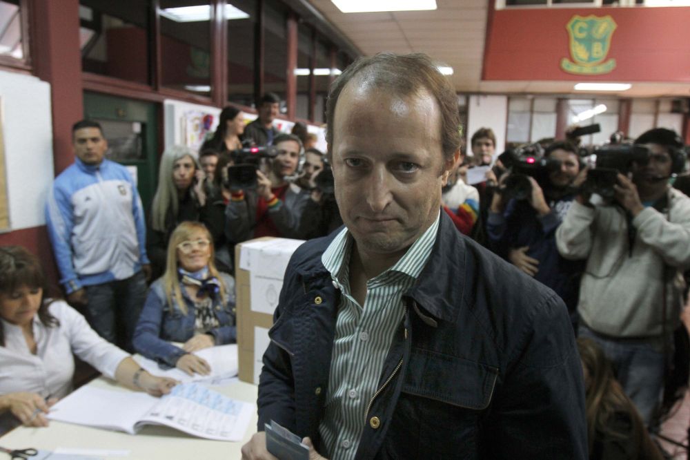 Un d�a despu�s del acuerdo Massa-De Narvaez, Insaurralde se muestra distante y dice que fue leal a CFK
