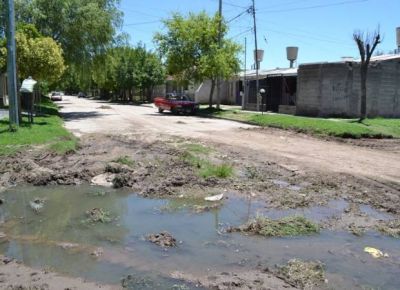 Derrames cloacales afectaron a tres barrios del noreste