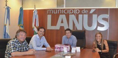 D�az P�rez recibi� al presidente del Club Atl�tico Lan�s