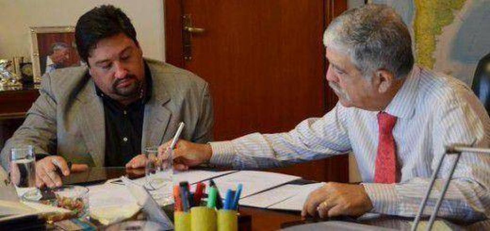 Misiones firm� el acuerdo con Naci�n para congelar las tarifas el�ctricas