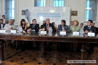 Legisladores del FPV defendieron la designaci�n de fiscales y reivindicaron la divisi�n de poderes