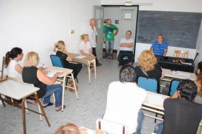 Se realiz� la primera clase de la escuela de marroquiner�a �Don Pedro Alberto Carossi� en el CITEP.