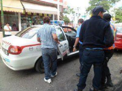 Detenidos por apedrear un patrullero