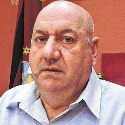 El intendente no renuncia �ni en pedo�