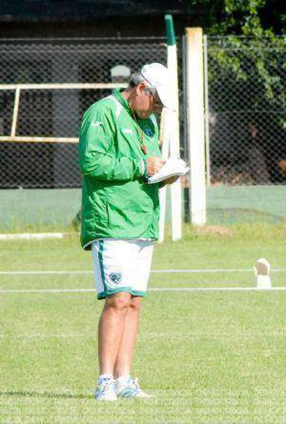 Sarmiento buscar� cerrar la llegada de C�sar Rigamonti, Miloc y dos defensores