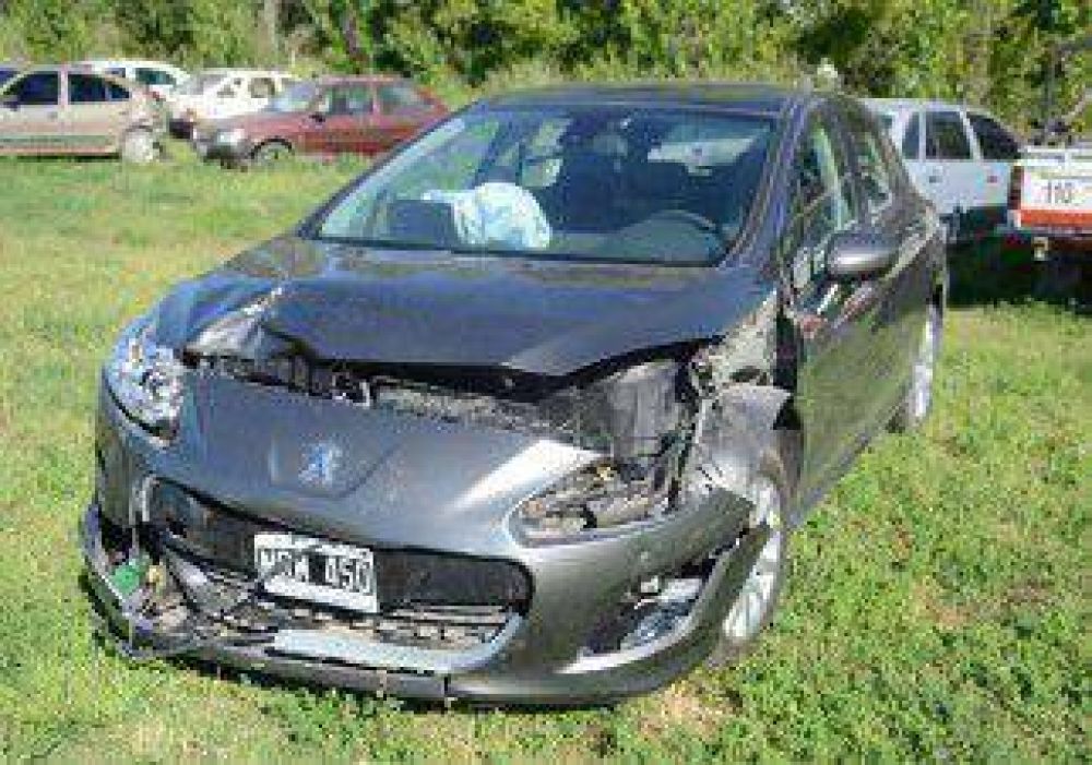 Muri� tras chocar con un auto 