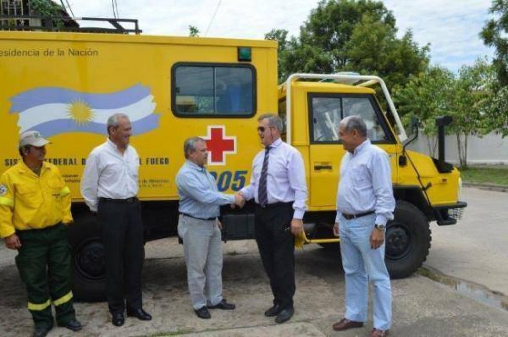 ENTREGARON UNA UNIDAD DE TRASLADO PARA EL PLAN PROVINCIAL DE MANEJO DEL FUEGO