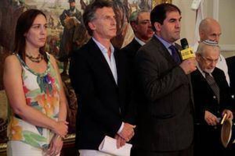 Mauricio Macri encontr� el vac�o y conden� el atentado en Par�s