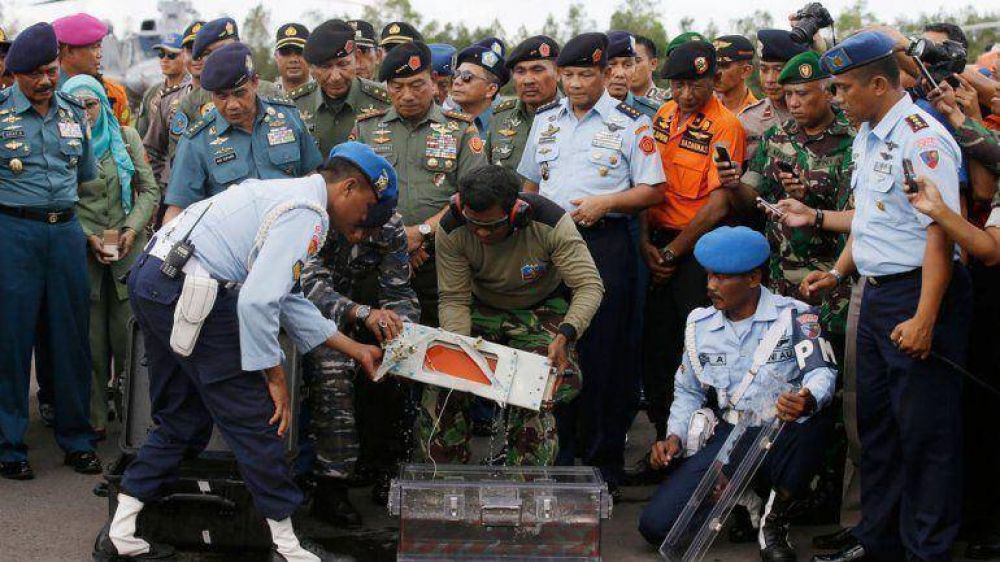 Indonesia: rescataron la segunda caja negra del avi�n de AirAsia