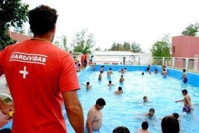 Comenzaron las jornadas de Verano �Por la Sonrisa de un ni�o� en el polideportivo provincial