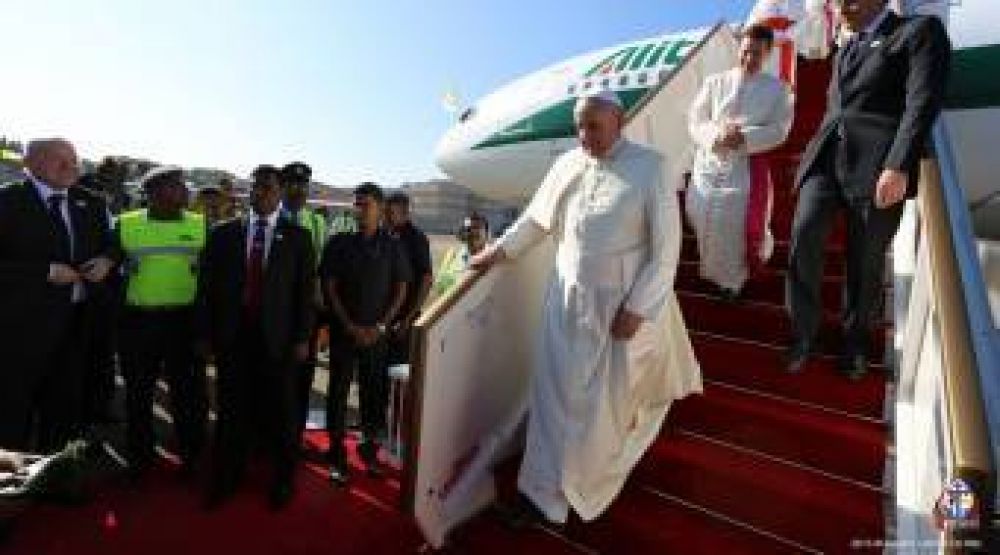 Papa Francisco lleg a Sri Lanka, segundo pas asitico que visita en su pontificado