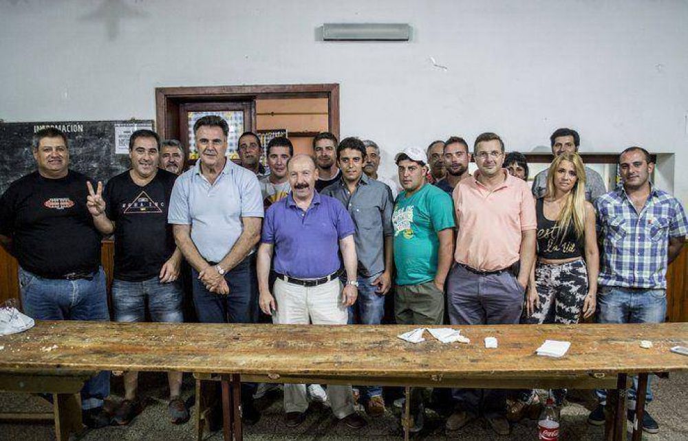 Inza reconoci� la labor de los trabajadores de Obras P�blicas en la puesta en valor del Balneario