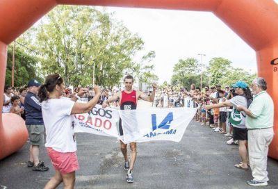 Se realiz� con �xito el XXVIII Triatl�n Short Ciudad de Azul