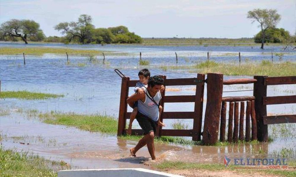 Evacuaron Paso Tala y se agrava la situaci�n en Esquina