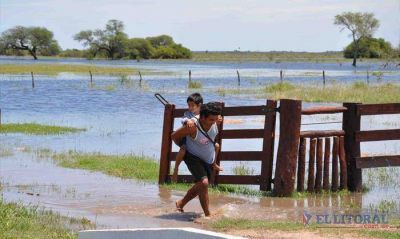 Evacuaron Paso Tala y se agrava la situaci�n en Esquina