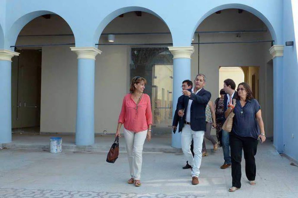 Ultiman detalles para la inauguraci�n de la Casa de la Cultura