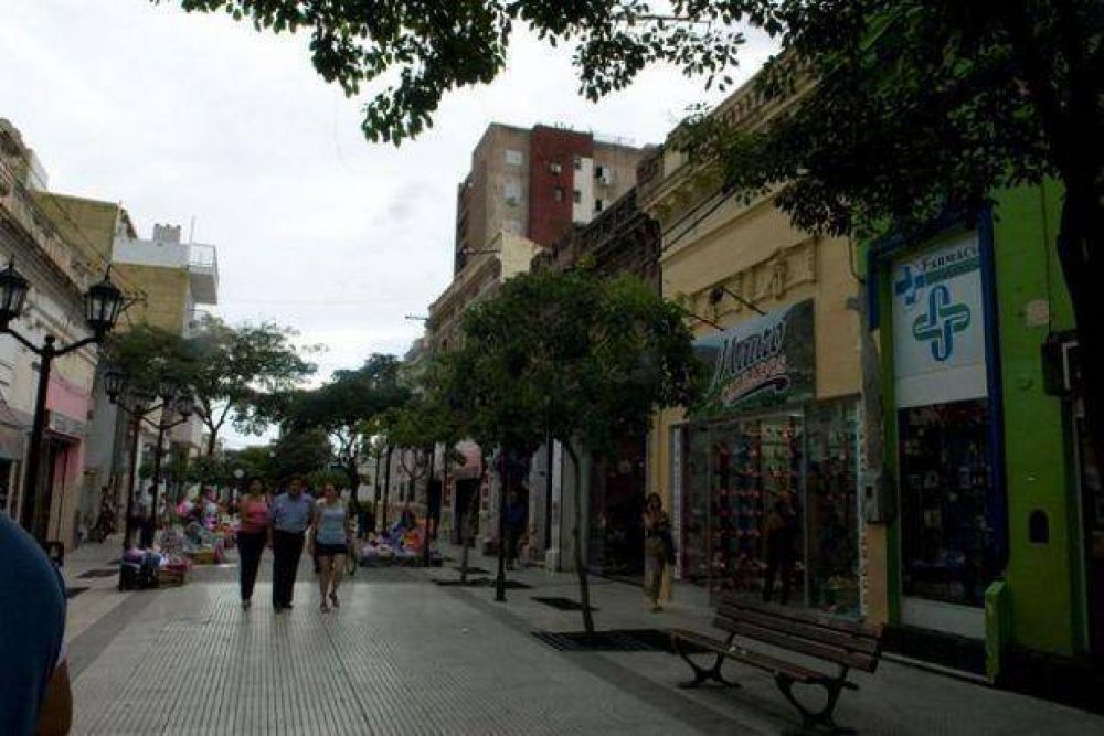 Comercios de un tramo de la Peatonal Rivadavia quedaron sin luz