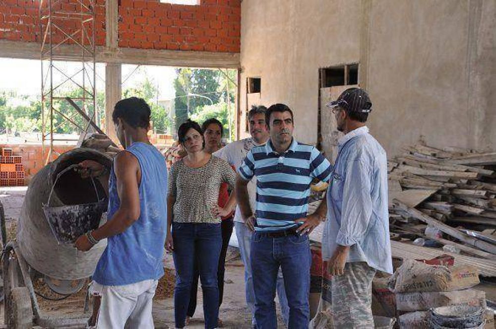 Federico Ugo recorri� las obras de la nueva Escuela Secundaria N� 31