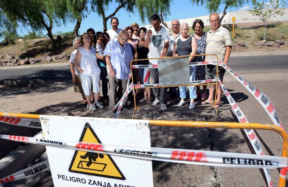 Vecinos del barrio Infanta viven sin agua desde las Fiestas