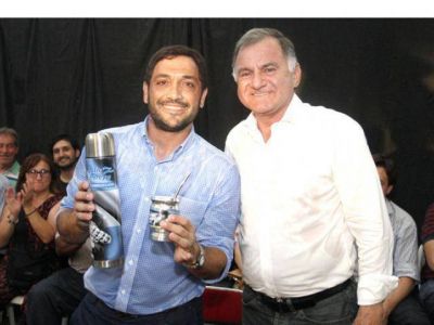M�s apoyo pol�tico