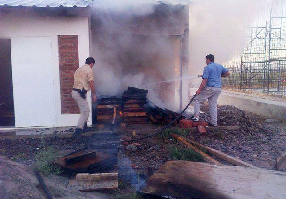  �Es una cortina de humo para ocultar los problemas por la falta de agua�
